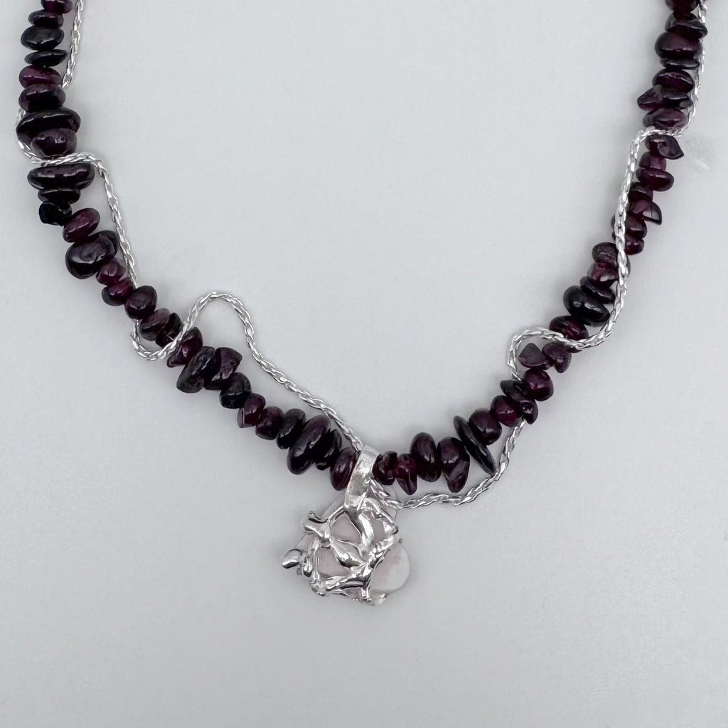 [ready-to-ship] Garnet|Hand-cut Mother-of-Pearl Pendant