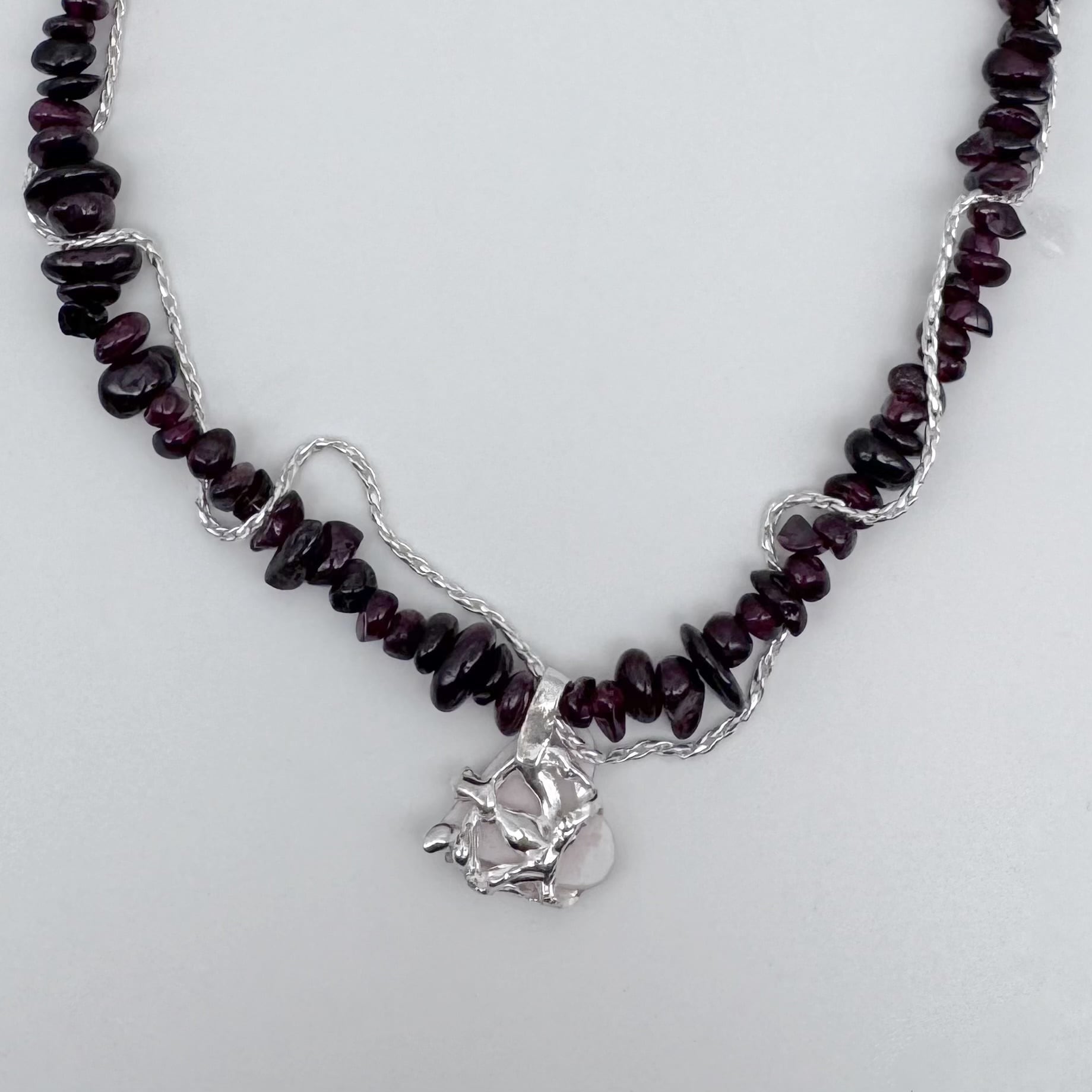 [ready-to-ship] Garnet|Hand-cut Mother-of-Pearl Pendant