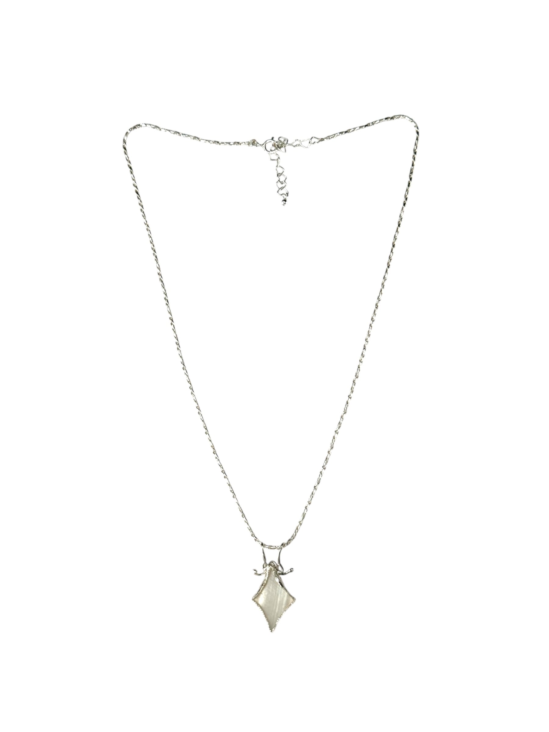 [Ready-to-ship] Diamond shaped mother-of-pearl necklace
