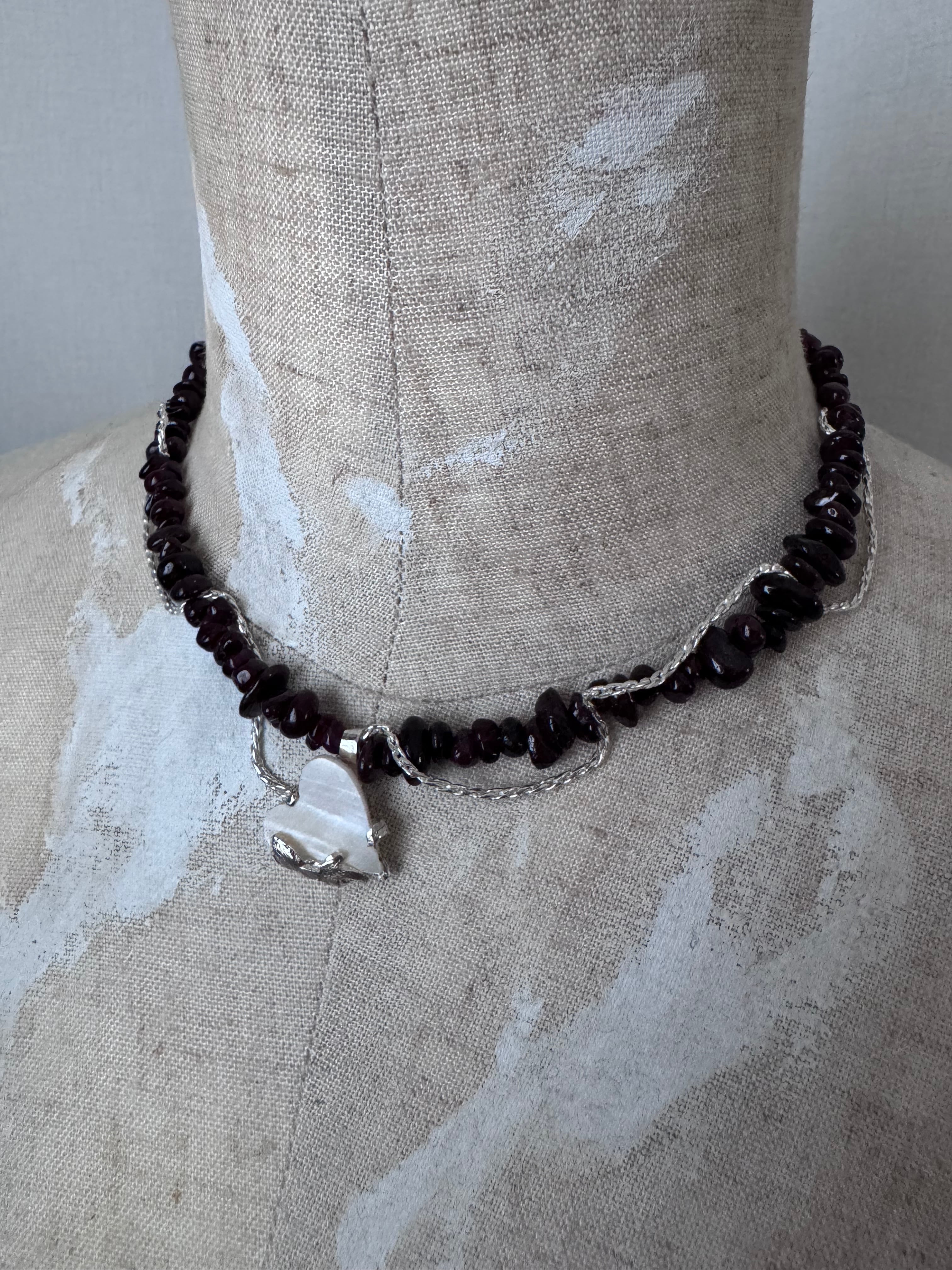 [ready-to-ship] Garnet|Hand-cut Mother-of-Pearl Pendant