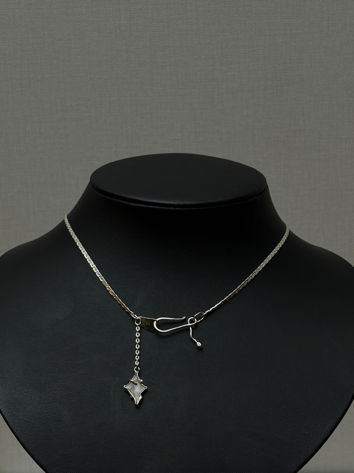 Collarbone-length Necklace No.3
