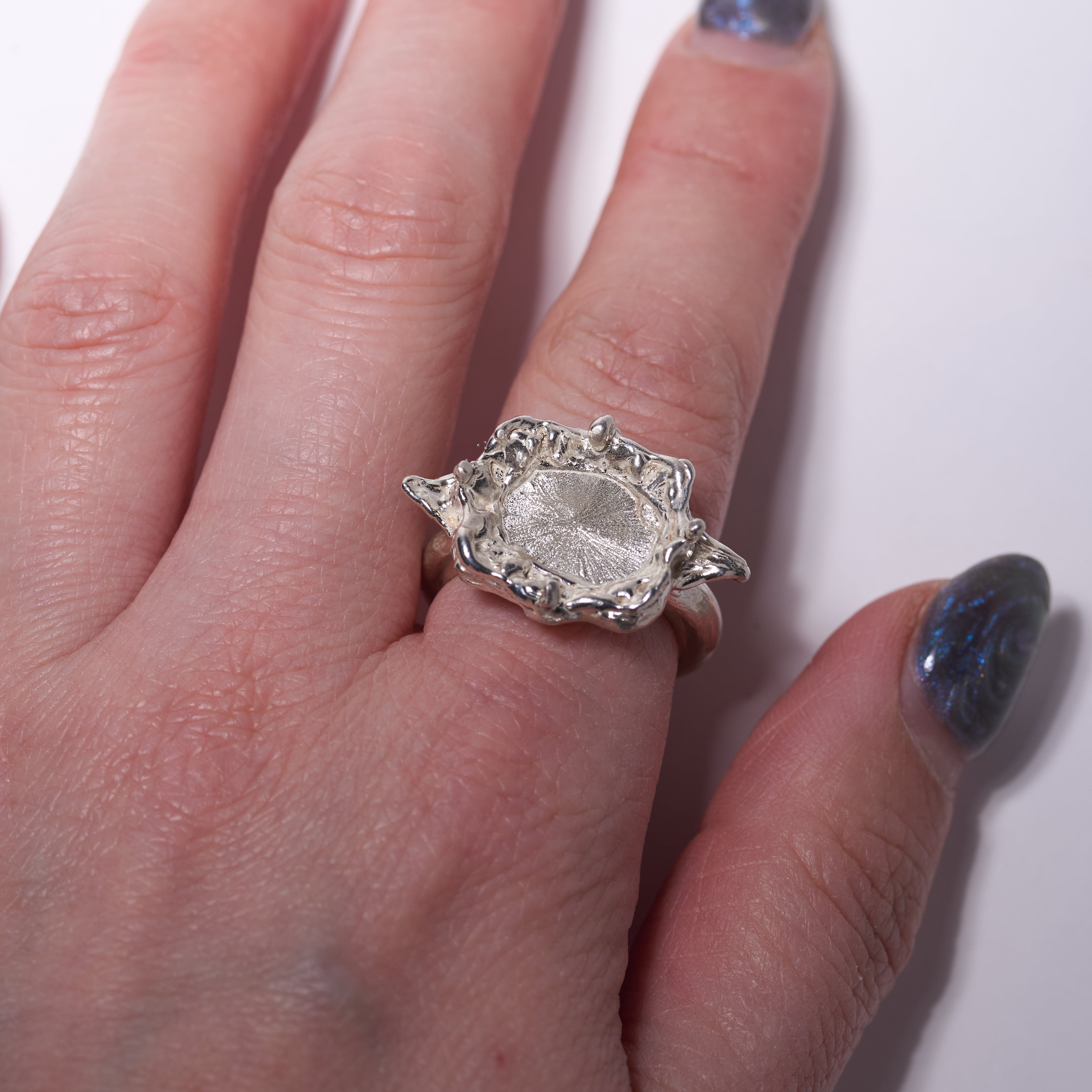 Silent tableware ring