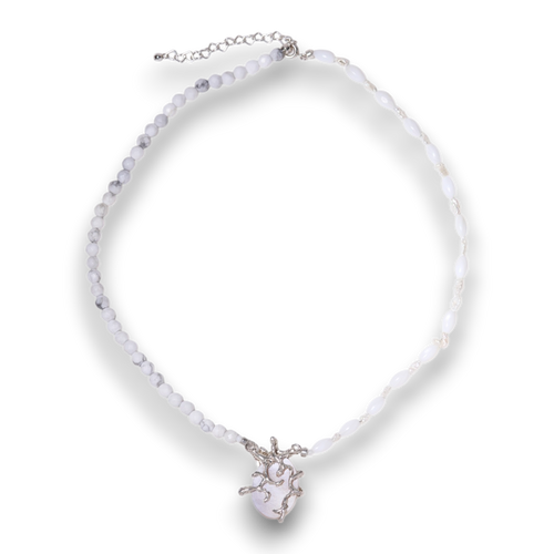 Asymmetrical necklace