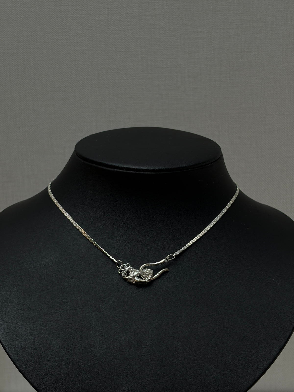 Collarbone-length Necklace No.2