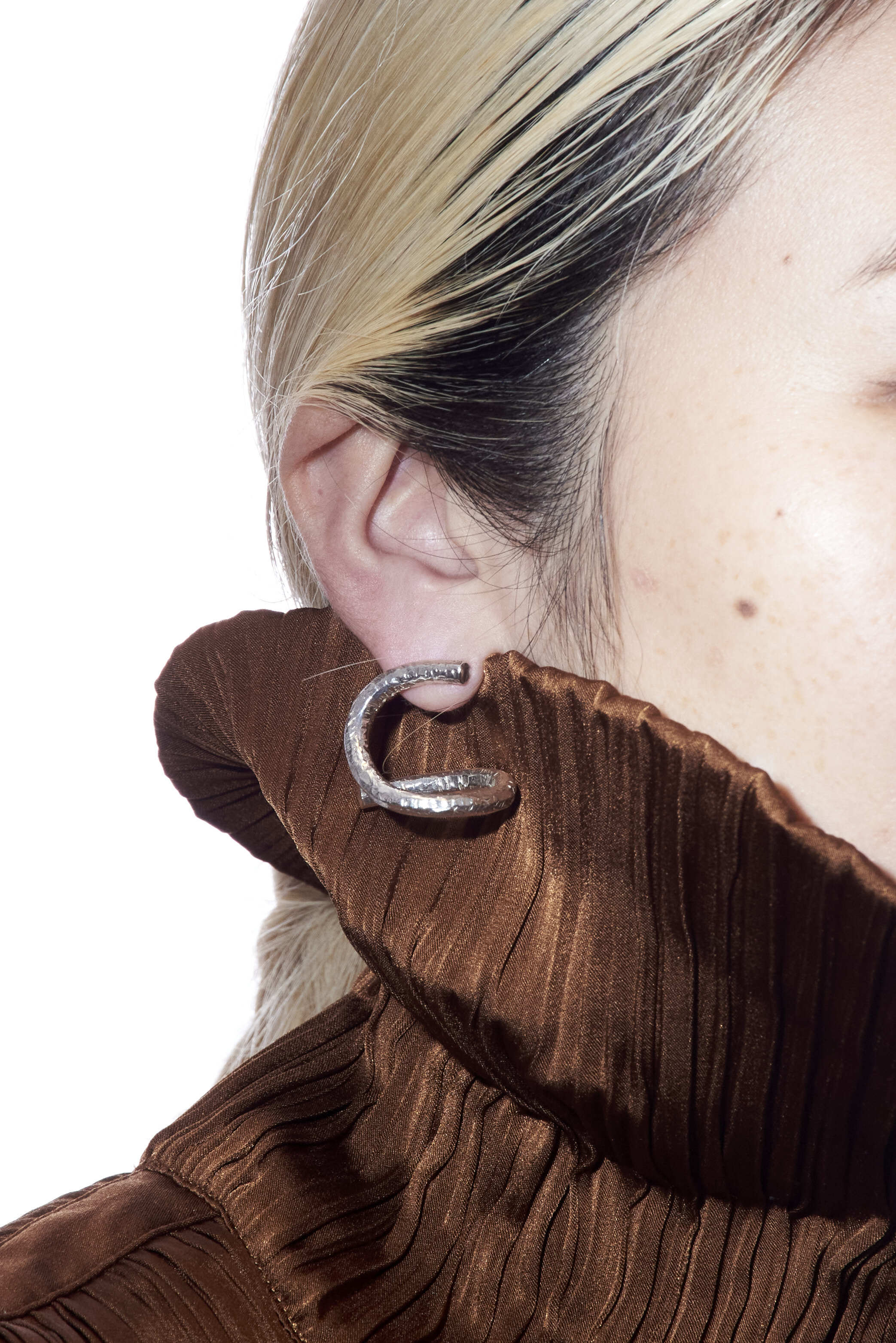 Twist Circle earrings