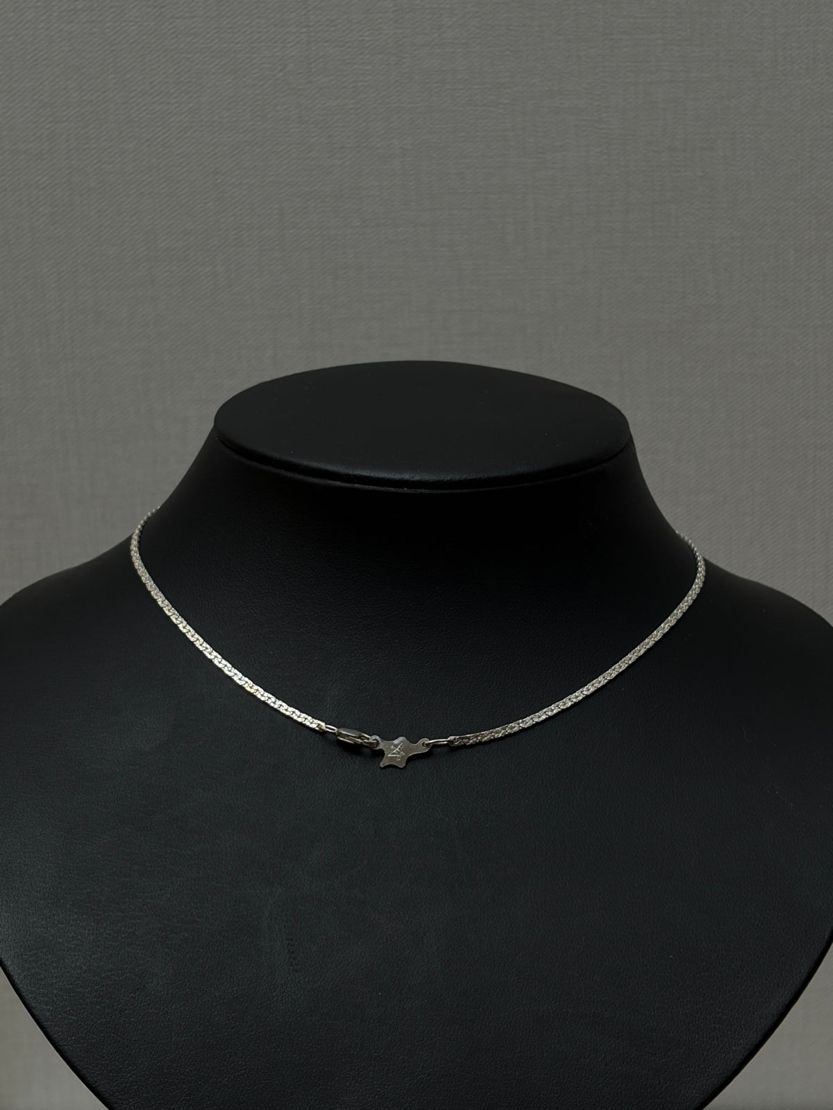 Collarbone-length Necklace No.1