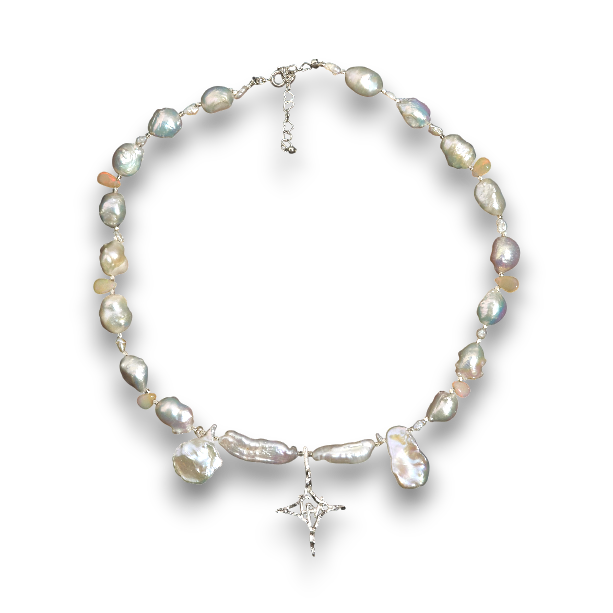 Shining logo motif pearl nacklace