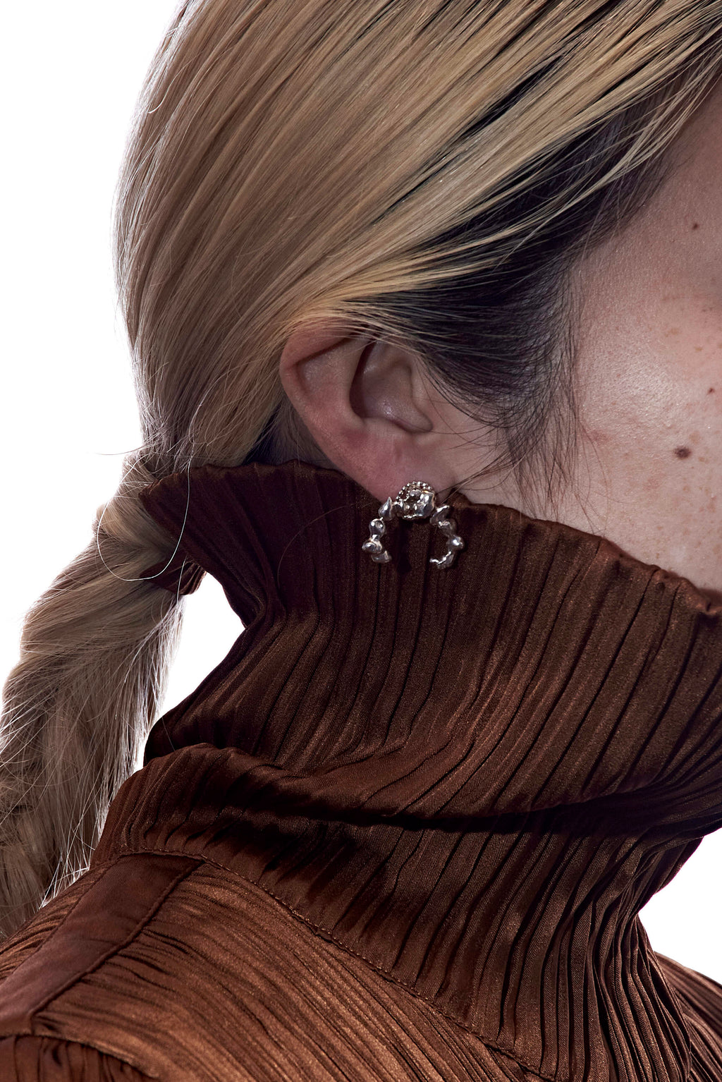 Dot earring