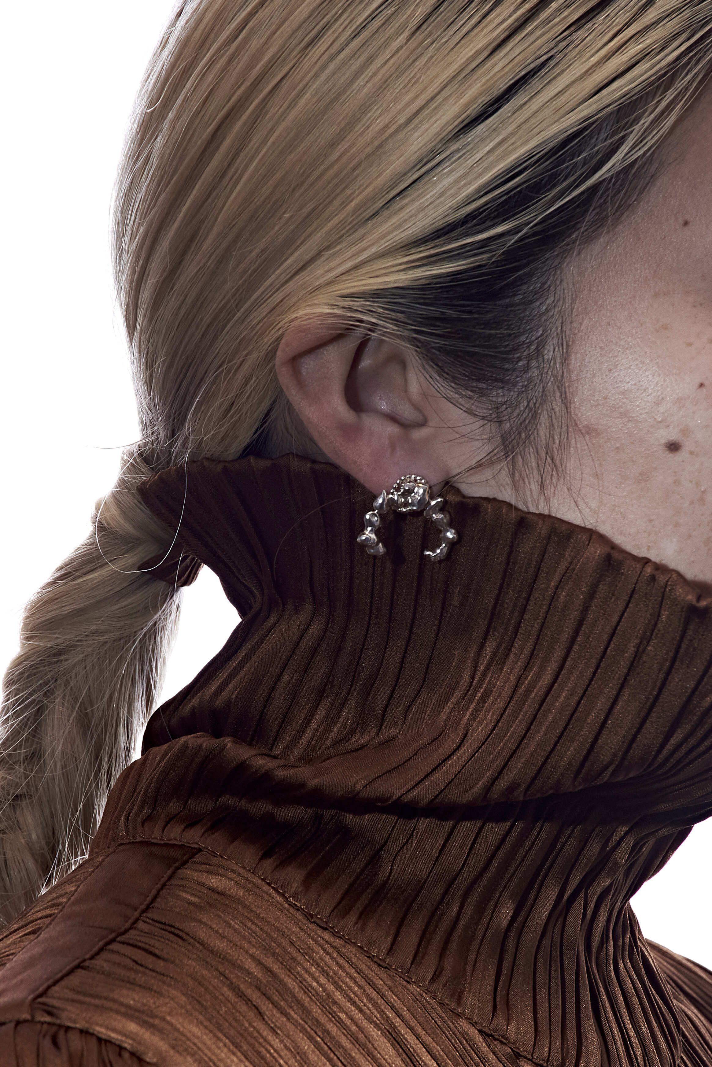 Dot earring