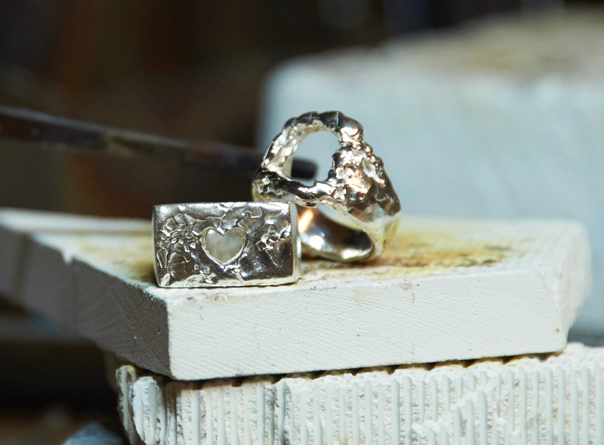 Square frame ring